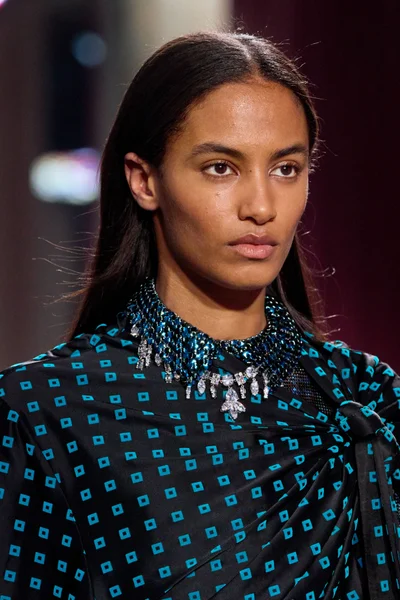 Look 34